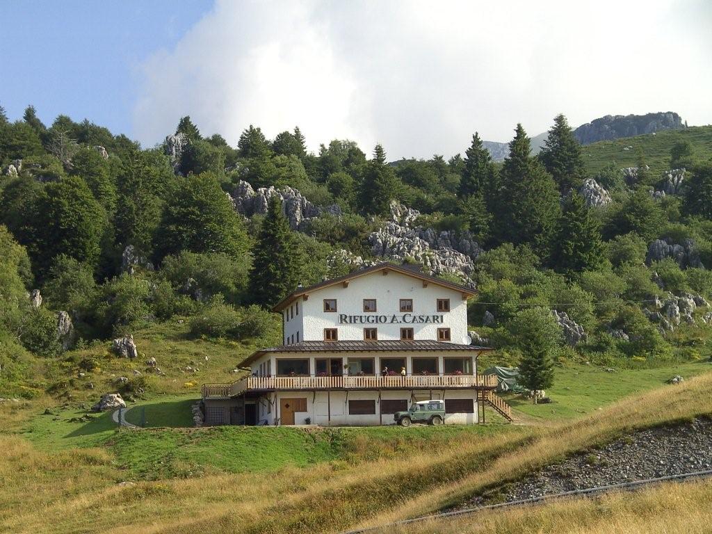 Rifugi e Bivacchi d''Italia.......